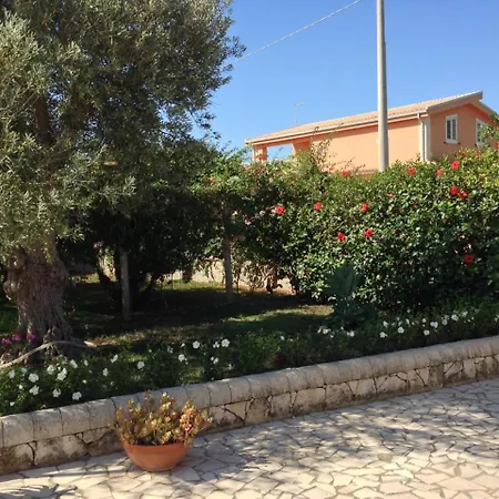 Apartman Mansarda Ulivo *